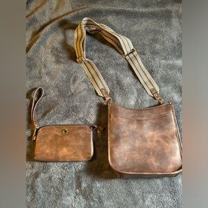 Cluci brown crossbody purse with clutch